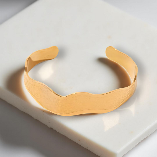 Golden Wave Cuff | سوار الموجة الذهبية
