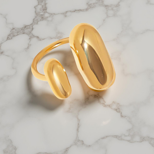 Sculpted Grace Ring – Full Gold | خاتم النعومة المنحوتة – ذهبي كامل