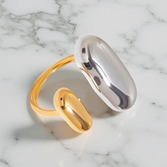 Sculpted Grace Ring – Two-Tone  خاتم النعومة المنحوتة – مزيج معدني