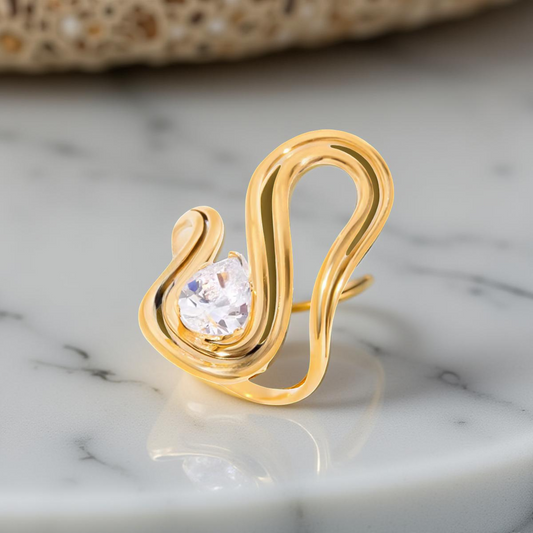 Eternal Curves Ring – Twisted Spark | خاتم الانحناءات الأبدية – البريق الملتوي