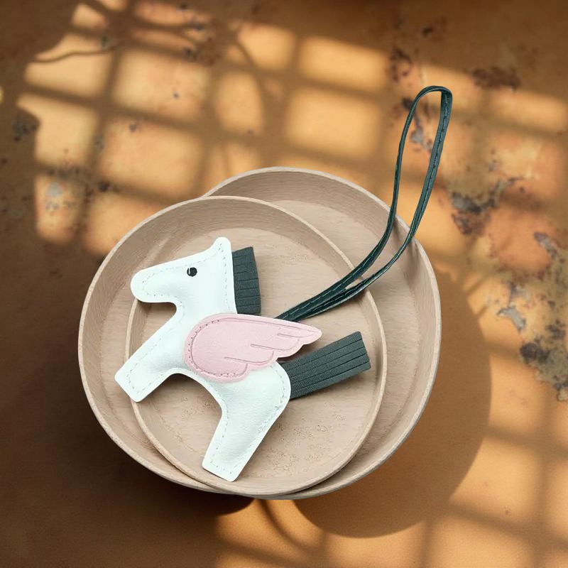 Pink Pegasus Charm | تعليقة بيغاسوس وردية