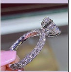Gleam Knot Ring | خاتم العقدة المتألقة